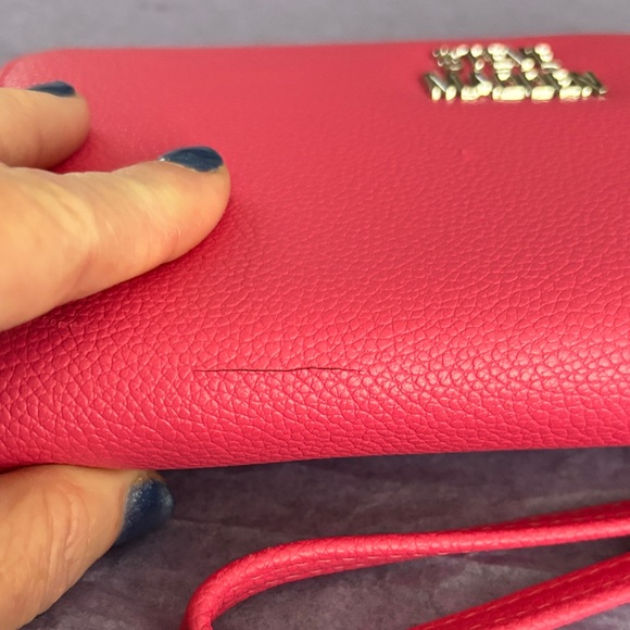 Steve Madden Vibrant Pink Wallet/Wristlet - Picture 8 of 8